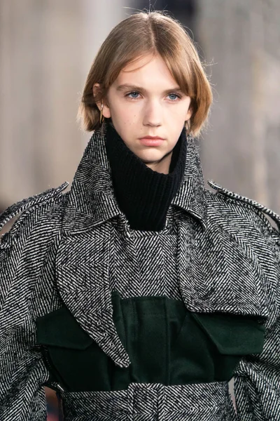 Look 2
